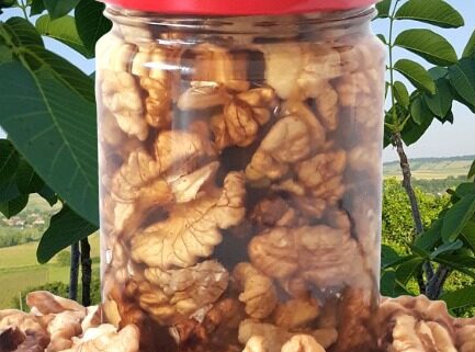 miere_cu_nuca_1-7-removebg-preview